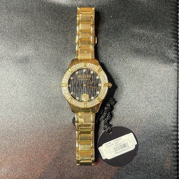 Versace Versus Watch - Picture 3 of 7